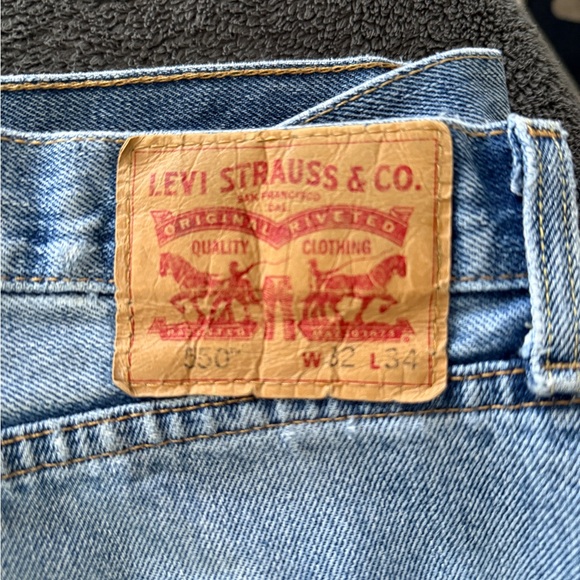 Vintage Levi's Blue Straight Jeans with Classic Rigid Look - Picture 2 of 3